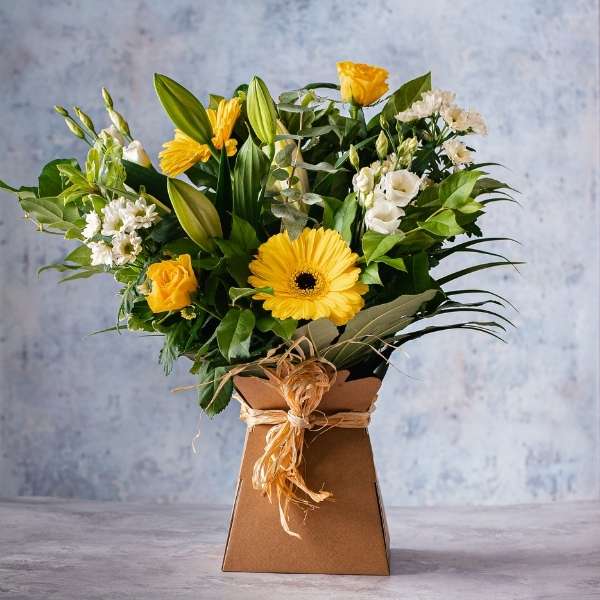 seasonal mix bouquet yellow and white oasis florists terenure