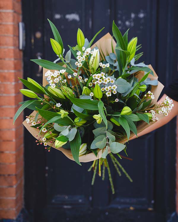 lily order flowers online in Dublin